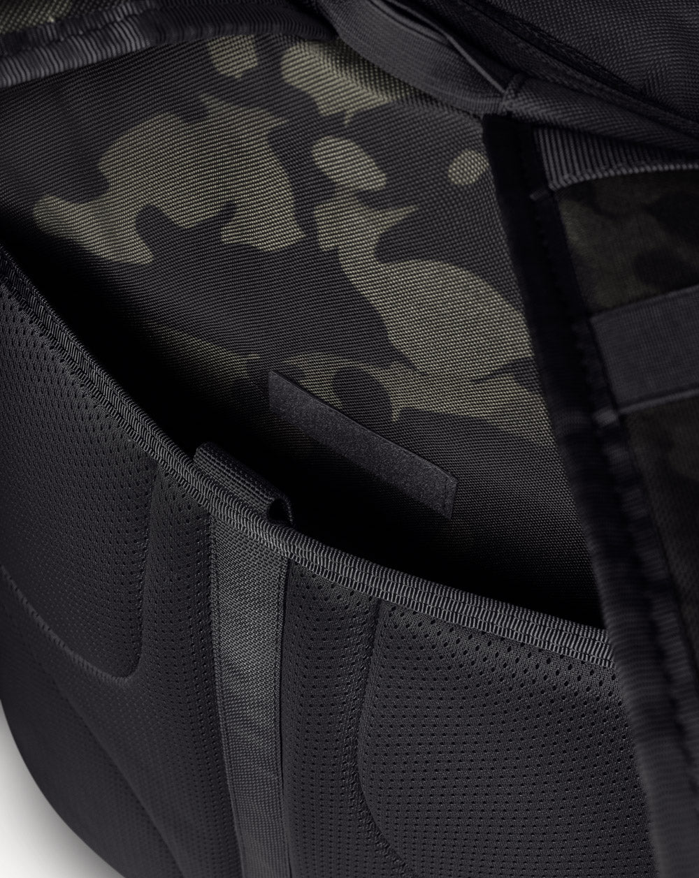 MOCHILA INVICTUS COMMANDER 2.0 WARSKIN BLACK