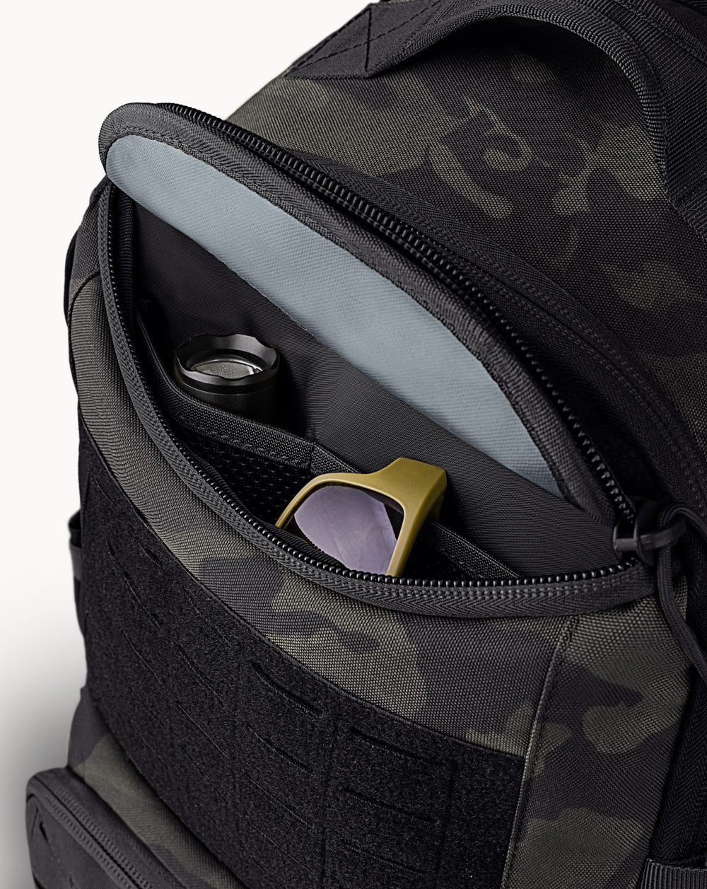MOCHILA INVICTUS COMMANDER 2.0 WARSKIN BLACK